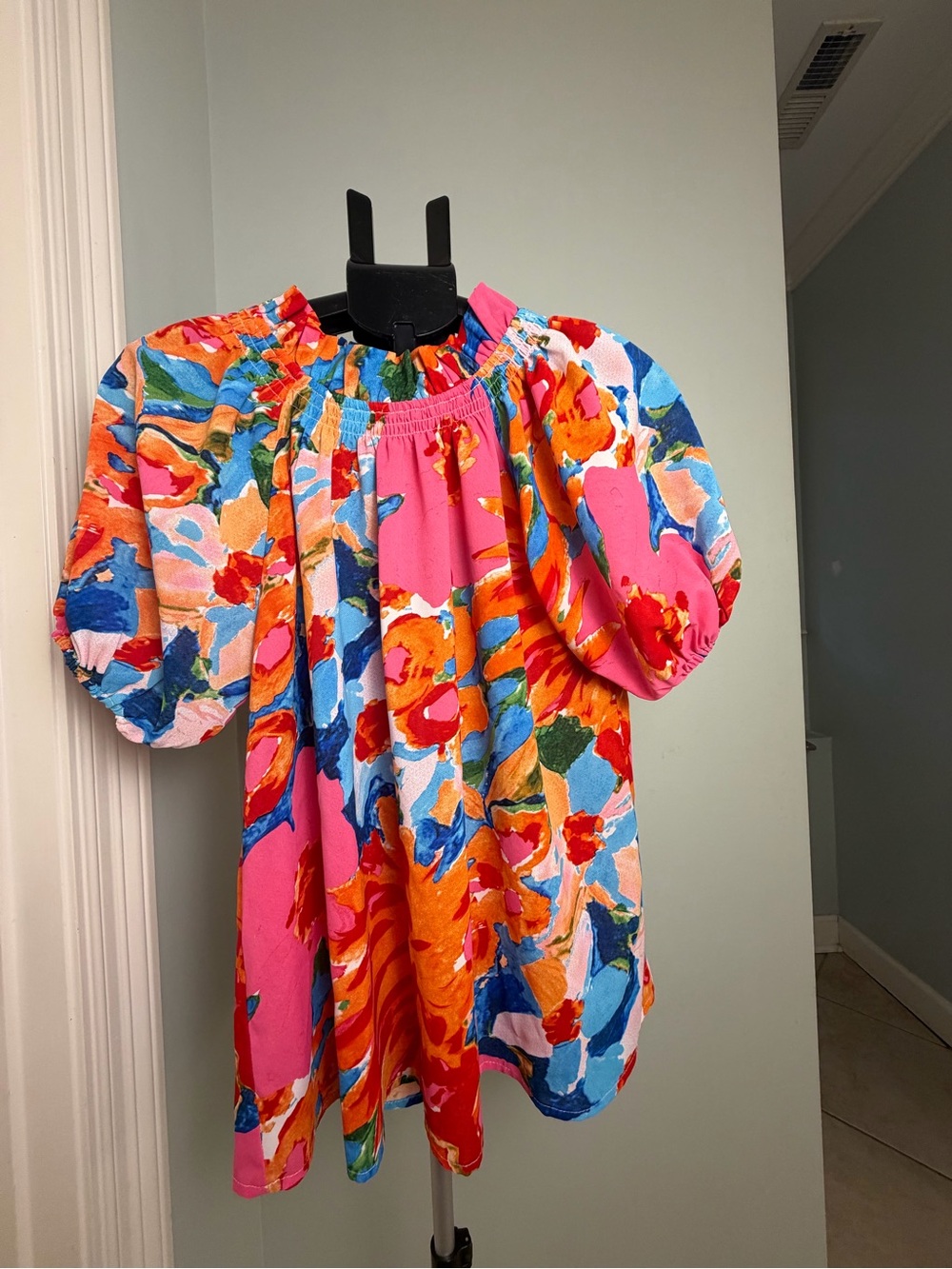 Shop the Mint Watercolor Floral Puff Sleeve Shirt – Size M